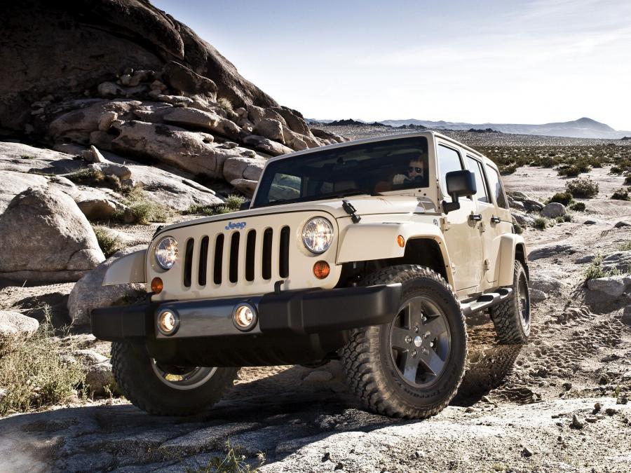  Jeep Wrangler Unlimited Mojave 2011 года  (фото 7 из 46)